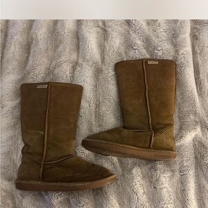 Bearpaw Tan Shearling Boots